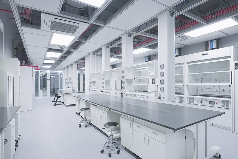 罗平实验室革新：安全与科技的现代融合